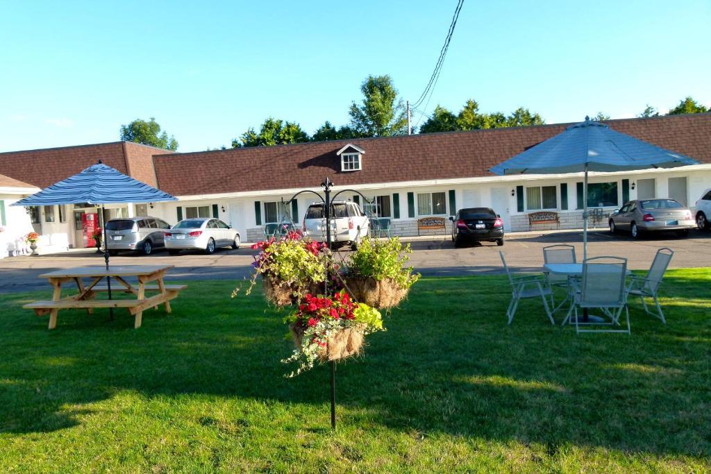 Country Squire Motel Arnprior Esterno foto
