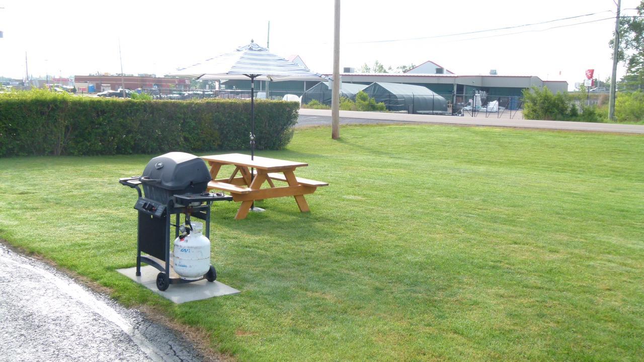 Country Squire Motel Arnprior Esterno foto