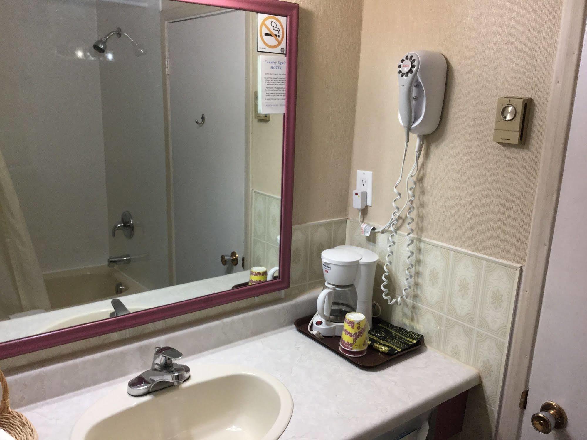 Country Squire Motel Arnprior Esterno foto