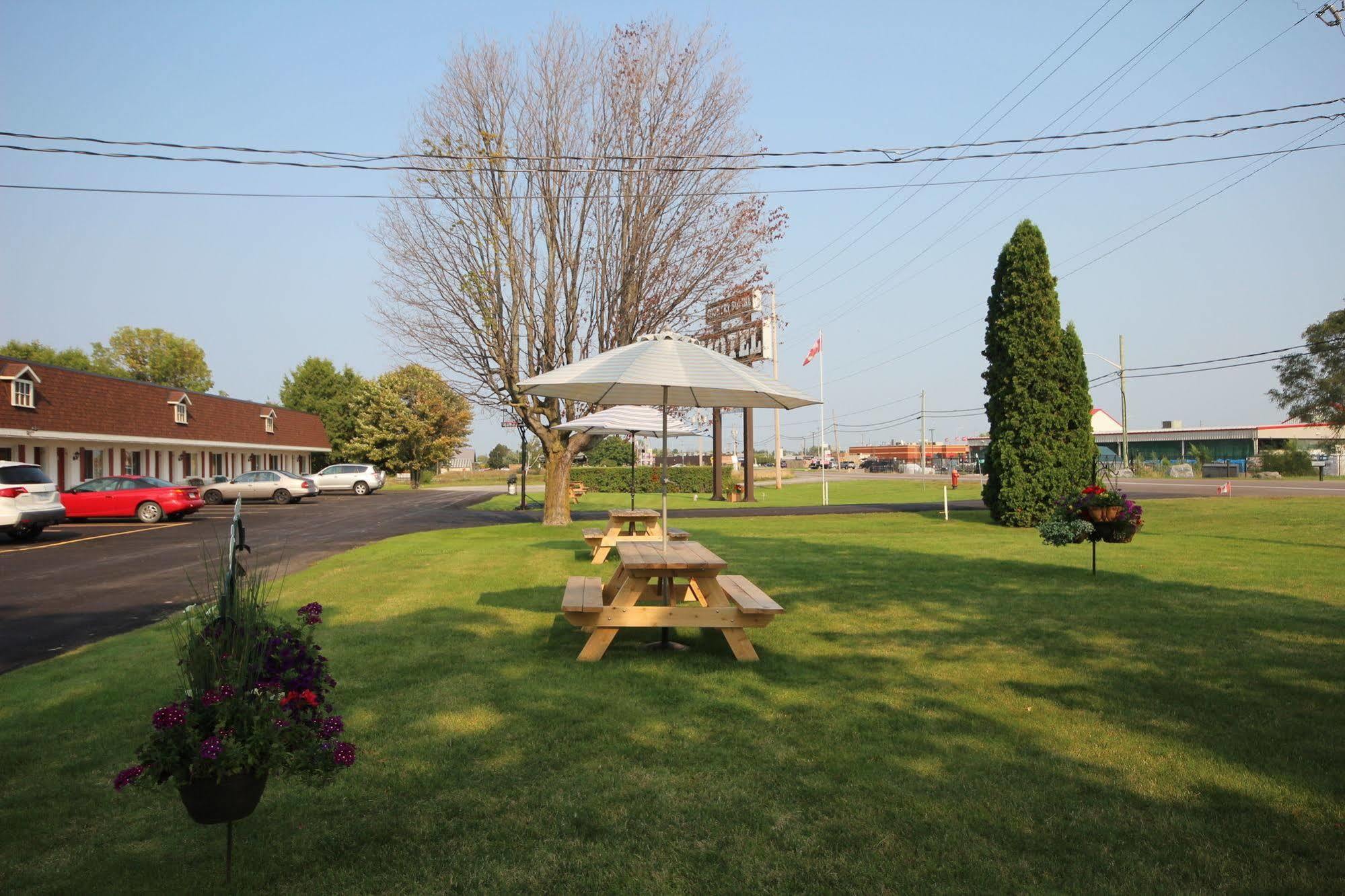 Country Squire Motel Arnprior Esterno foto