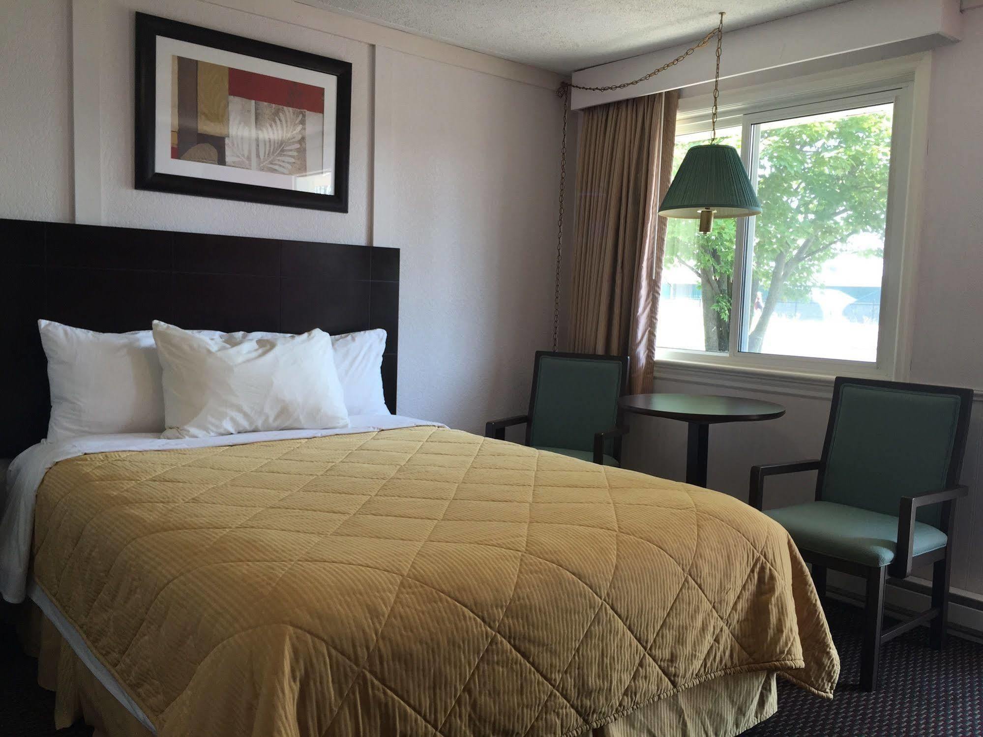 Country Squire Motel Arnprior Esterno foto